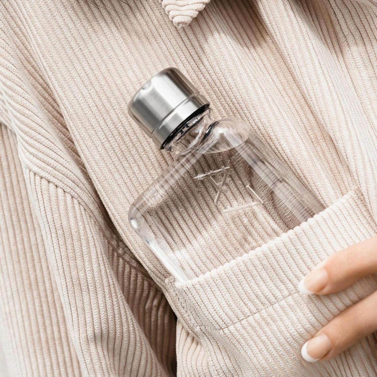 memobottle A7 6oz / 180ml - Slim & flat water bottle designed to fit in your bag - BPA-Free Tritan